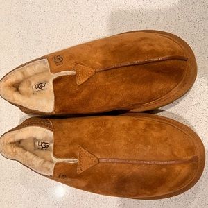 Men’s UGGS slippers